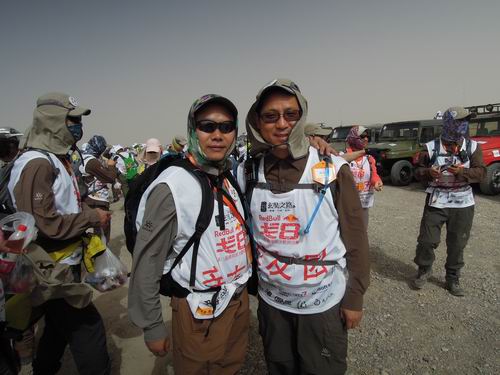 我司總經(jīng)理向聯(lián)合參加第八屆“玄奘之路”商學院戈壁挑戰(zhàn)賽