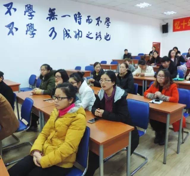 時(shí)光踏下了它輕盈的足跡，對(duì)于2016我們有話要說(shuō)