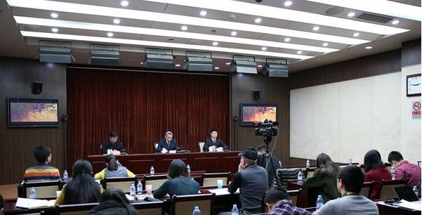 2017年逐步實現(xiàn)異地就醫(yī)費用直接結(jié)算……以后看病不用愁！