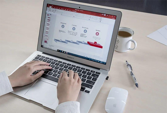 5月，你的工資卡里或?qū)⒍嘁还P錢